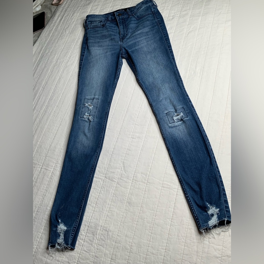Hollister Distressed skinny medium washed jeans size 3